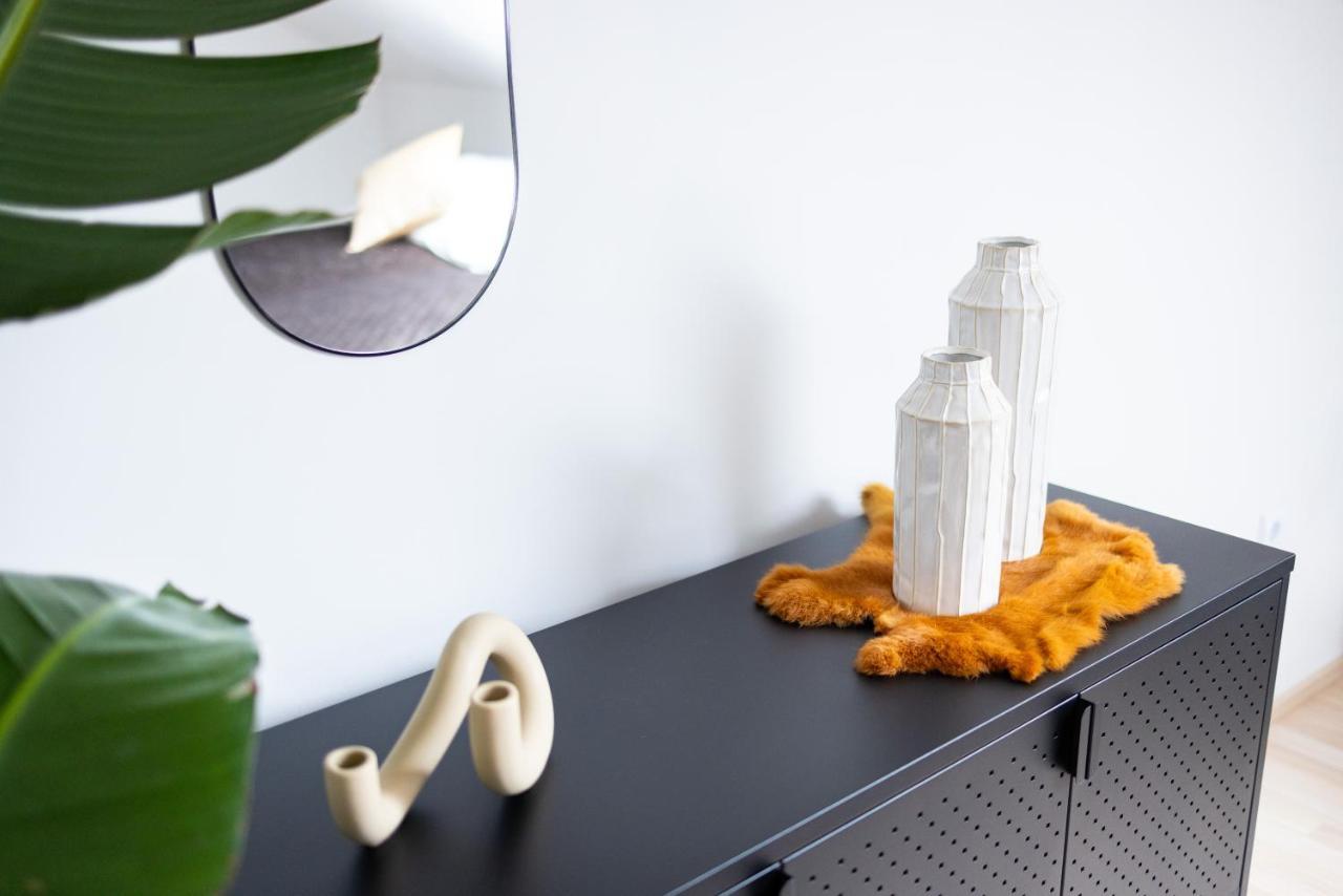 Design-Ferienwohnung In Kelberg Am Nuerburgring: Platz Fuer 6, Kueche, Wifi, Netflix Exteriör bild