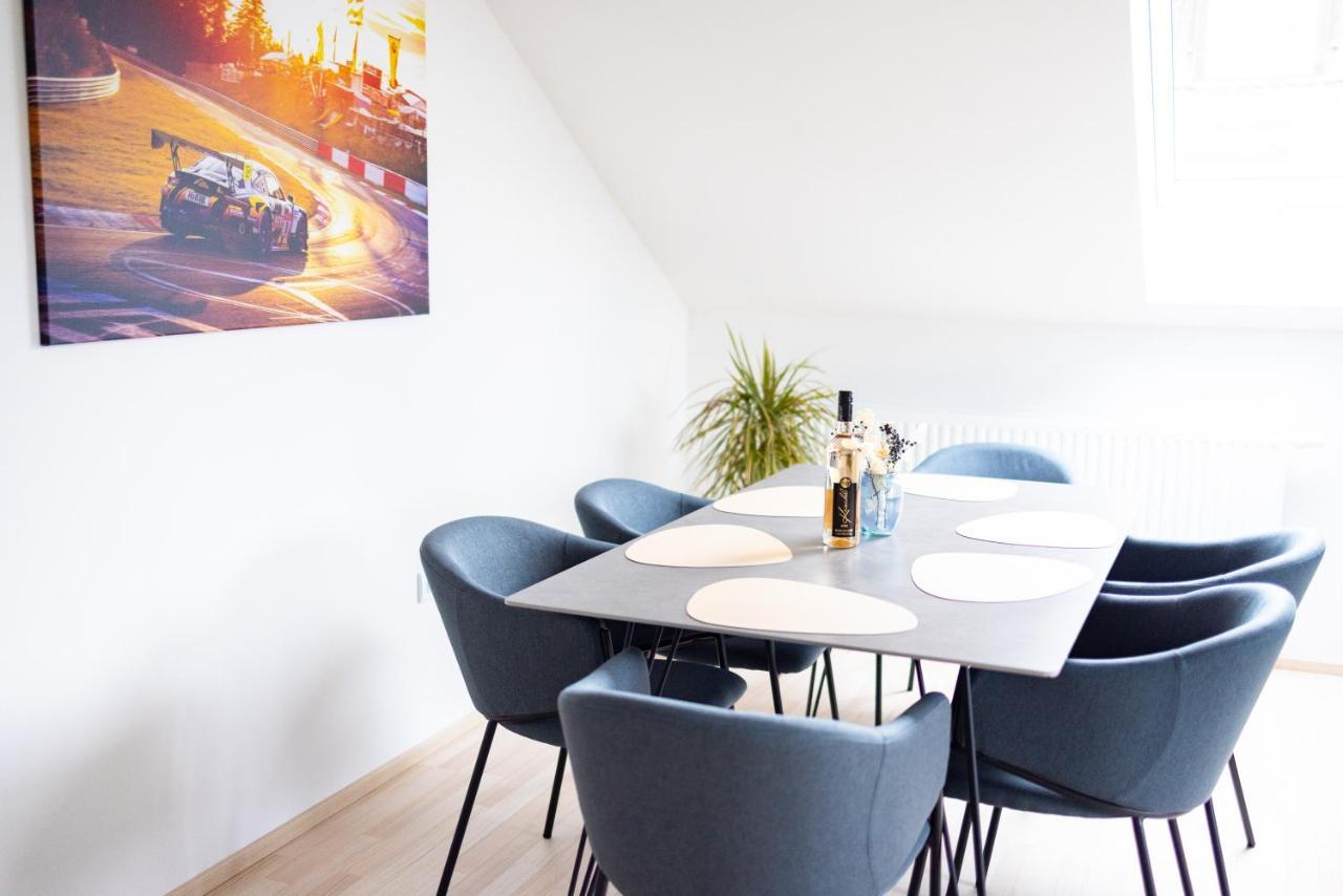 Design-Ferienwohnung In Kelberg Am Nuerburgring: Platz Fuer 6, Kueche, Wifi, Netflix Exteriör bild