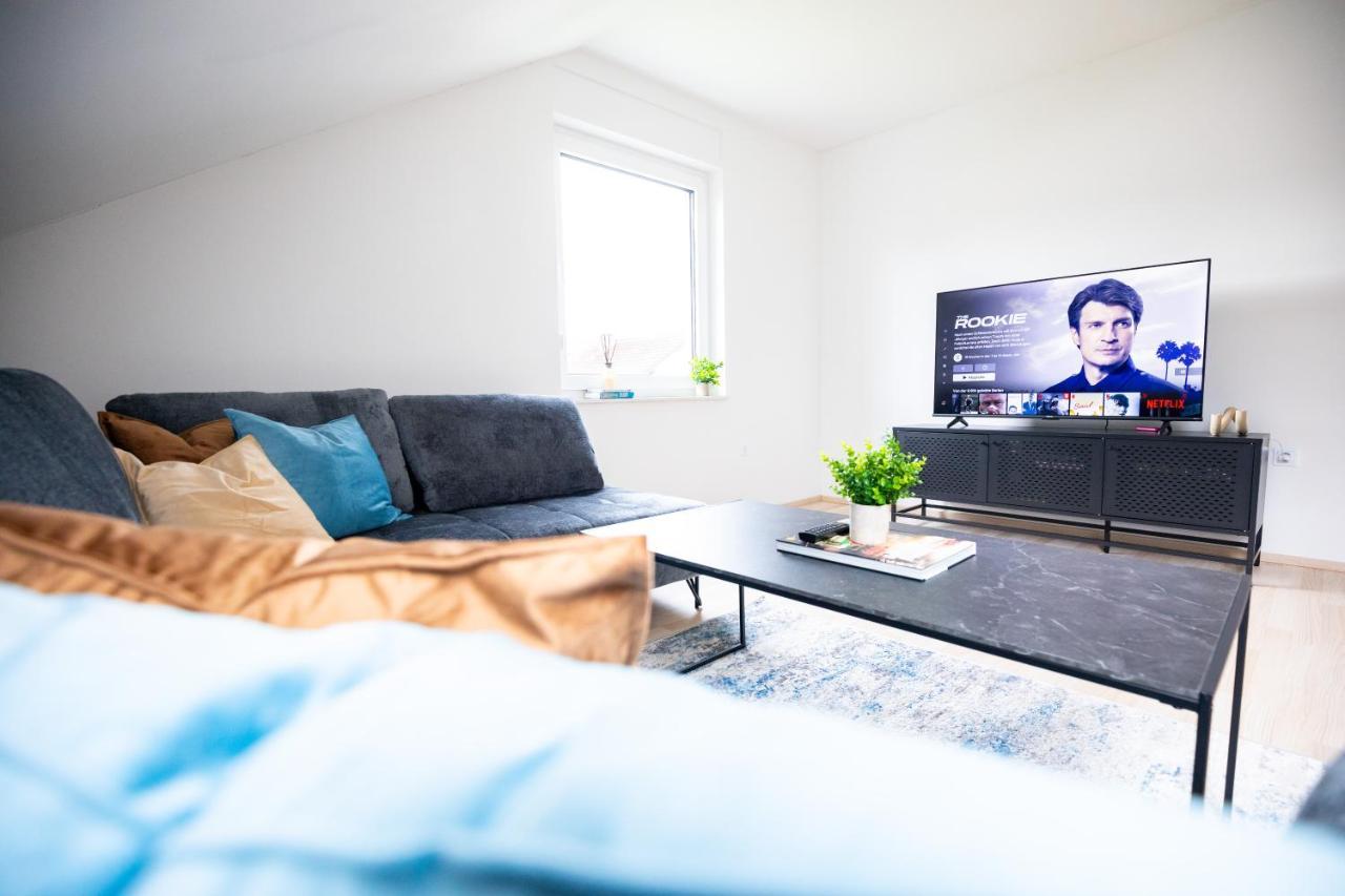 Design-Ferienwohnung In Kelberg Am Nuerburgring: Platz Fuer 6, Kueche, Wifi, Netflix Exteriör bild